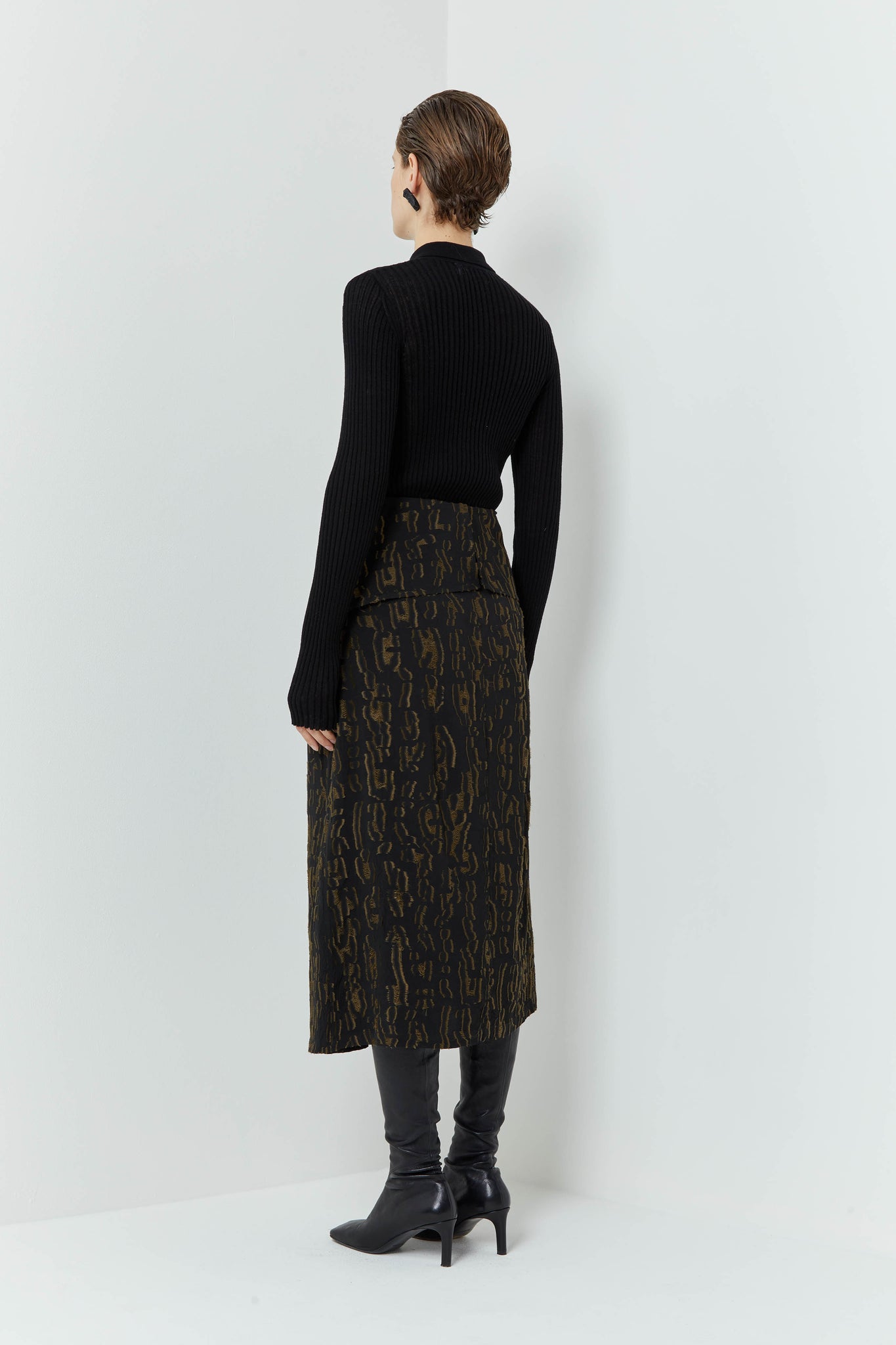 Sukuti skirt, black gold filcoupé